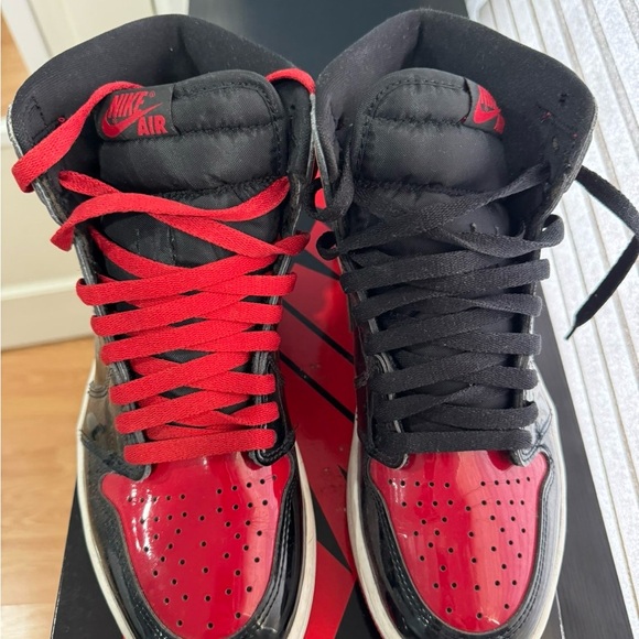 Nike High-Top Sneakers Red and Black